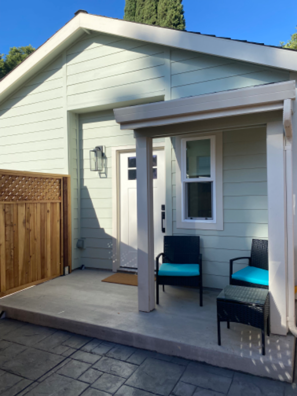 382 N 8th St #2 - Photo 4 of 8