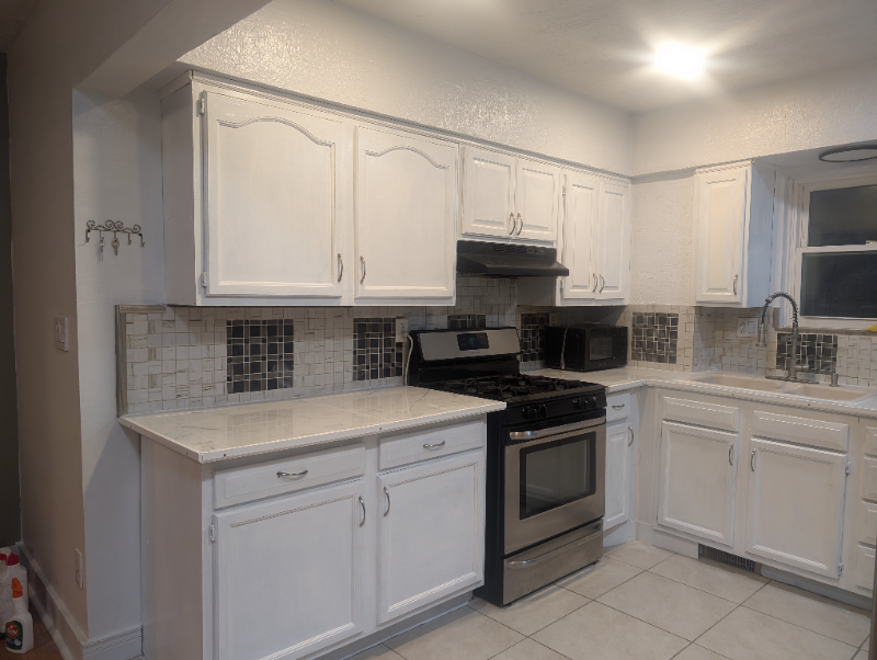 333 Anthony St - Photo 2 of 20