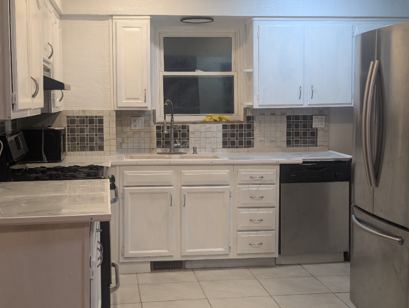 333 Anthony St - Photo 3 of 20