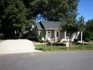 121 Park Ln #A - Photo 2 of 6