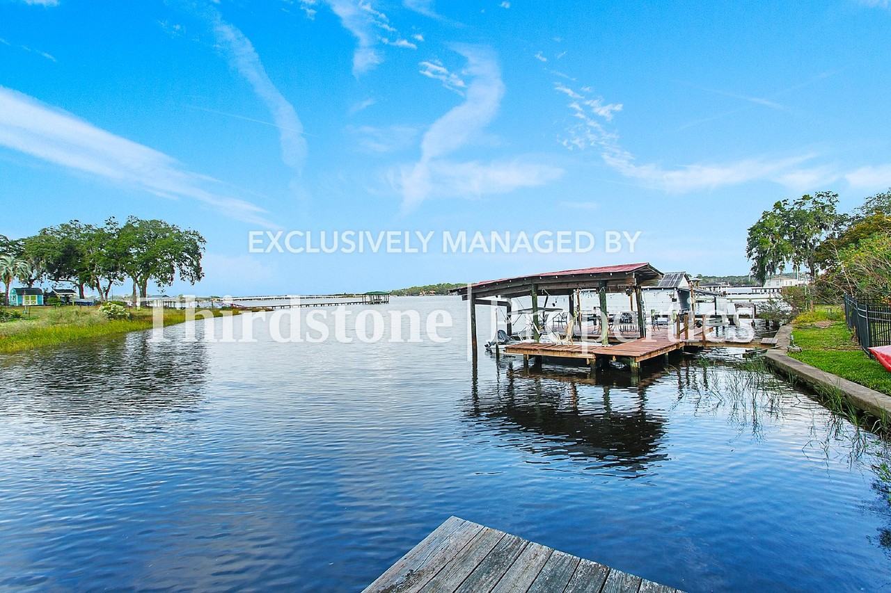 7656 Laura St N - Photo 2 of 21