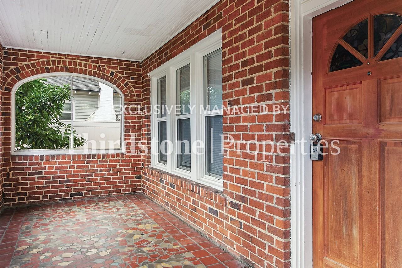 7656 Laura St N - Photo 3 of 21