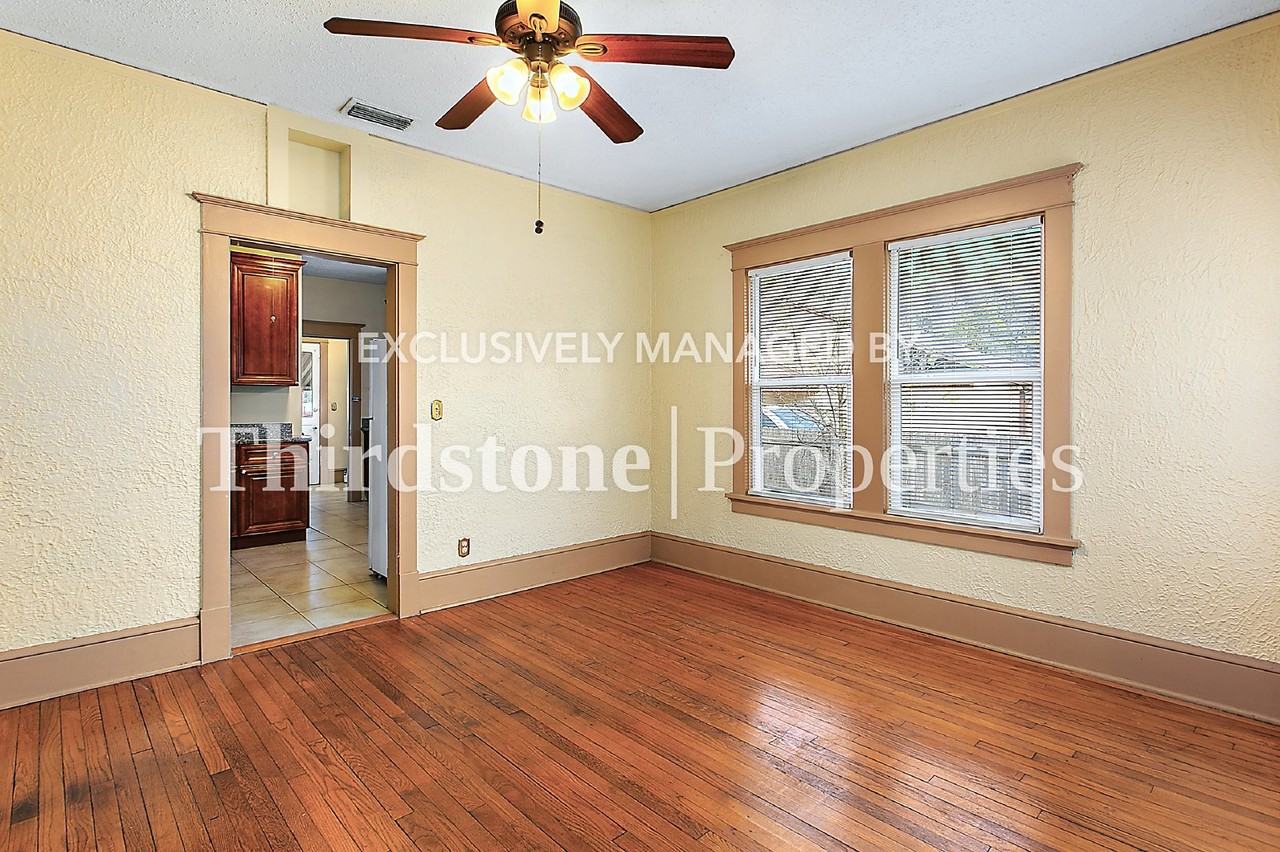 7656 Laura St N - Photo 6 of 21