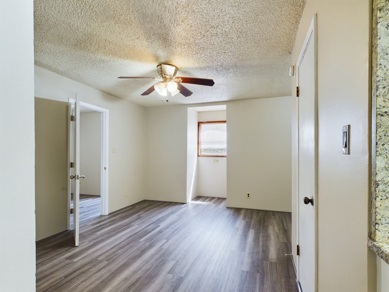 321 West Park Street - Photo 2 of 10