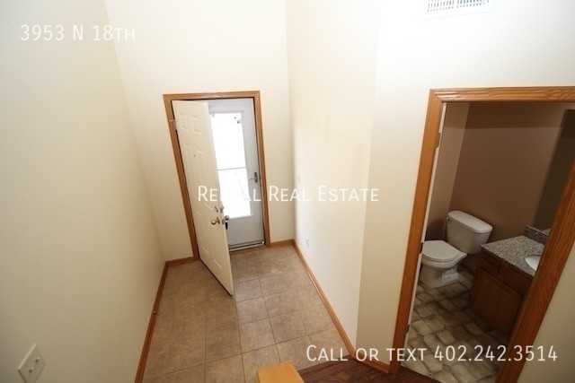 3953 N 18th St - Photo 3 of 32