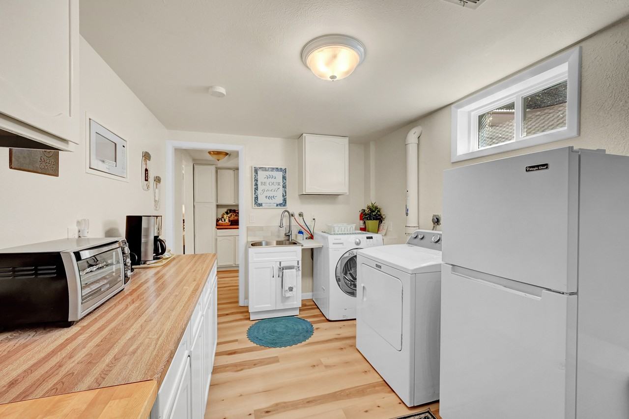 1105 S Estes St - Photo 2 of 29