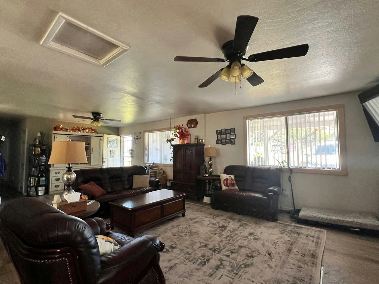 138 N Renee St - Photo 3 of 17