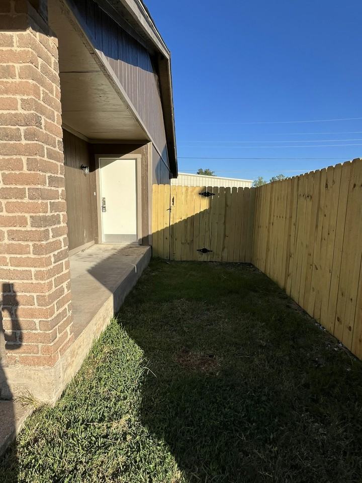 909 Betsy Ross Drive, Unit B - Photo 3 of 29