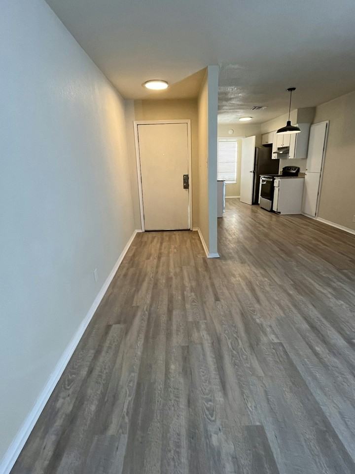 909 Betsy Ross Drive, Unit B - Photo 6 of 29