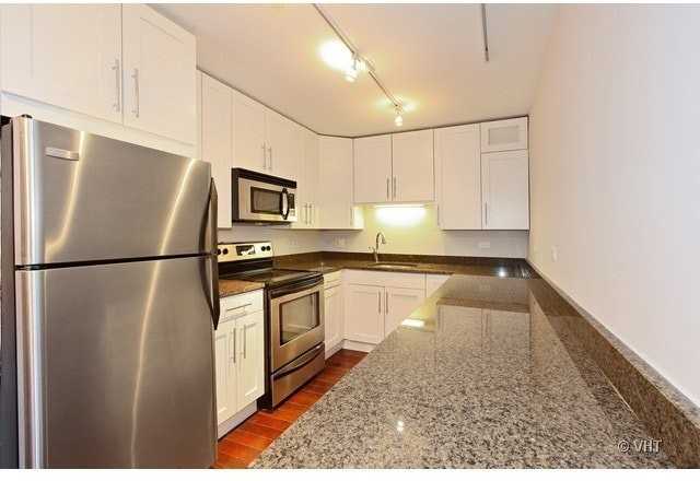 3033 North Sheridan Road, Unit 704 - Photo 2 of 15