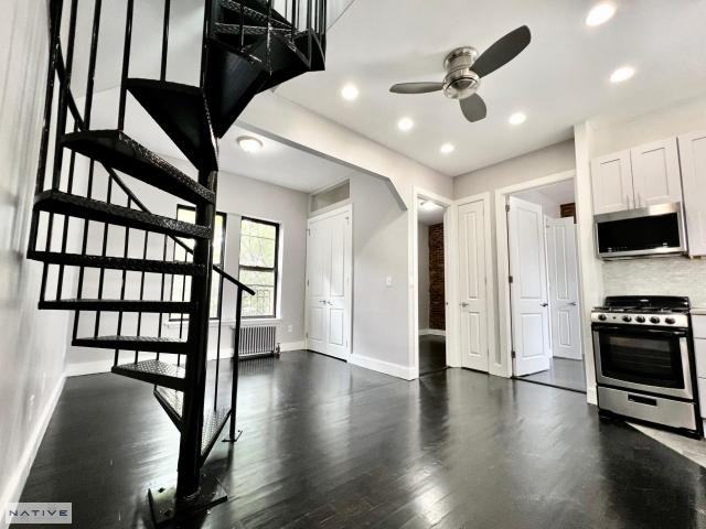 93 India St
