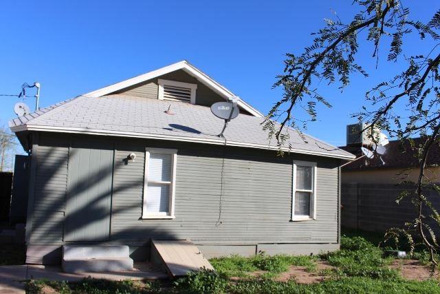 111 E 9th St - Photo 2 of 4