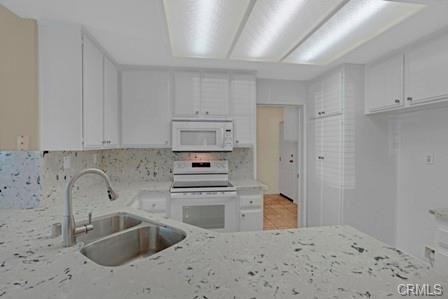 188 Shorebreaker Dr - Photo 3 of 8