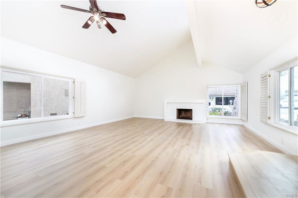 25041 Castlewood - Photo 3 of 8