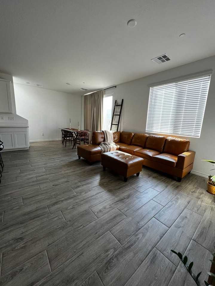 9763 Mojave Mountain St - Photo 2 of 7