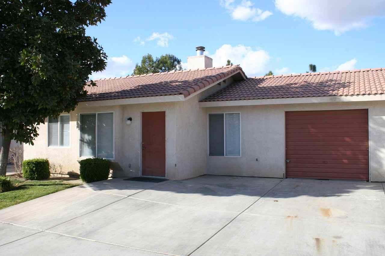 Reddick Ln 1321 - Photo 2 of 18