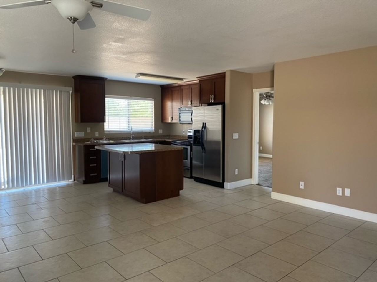 8755 W Royal Palm Rd - Photo 6 of 18