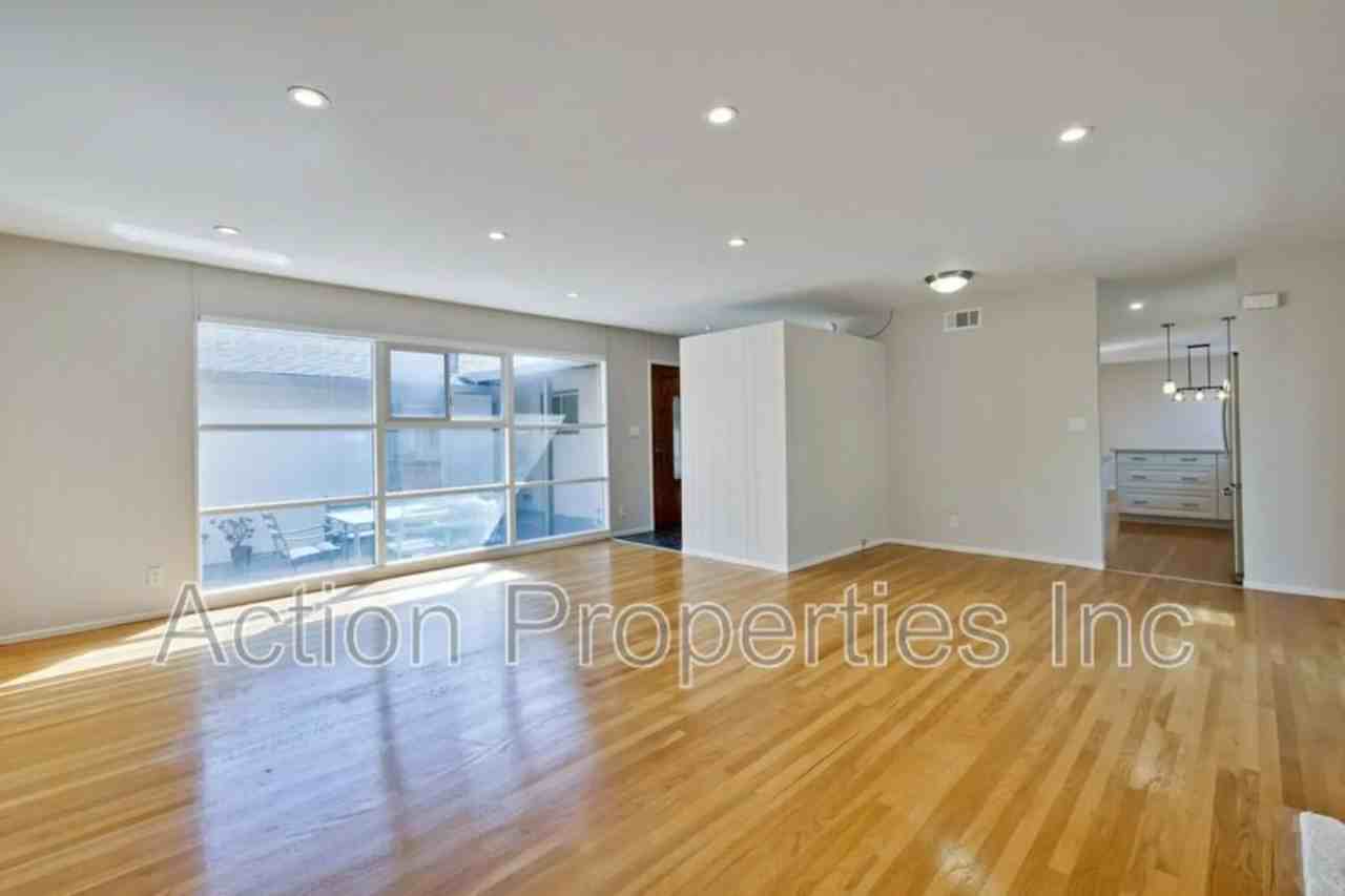1353 Flicker Way - Photo 3 of 39