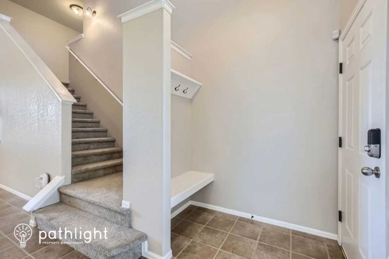 2262 Thoreau Dr - Photo 2 of 27