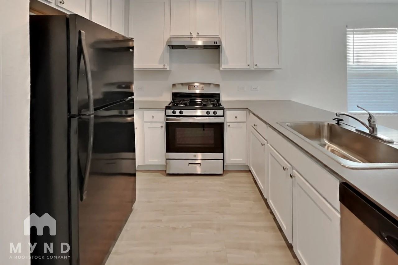 12935 Hancock Pool - Photo 3 of 19