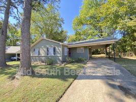 featured image of 4303 Shadcrest Cv