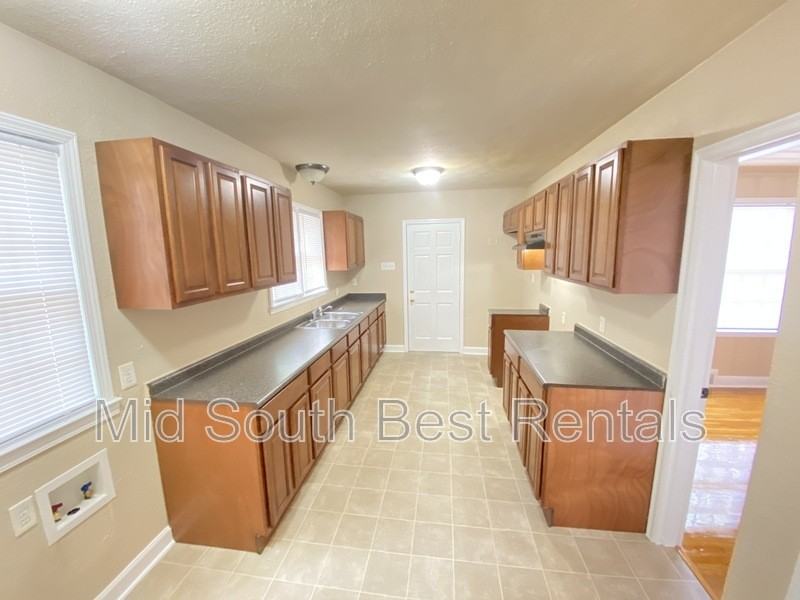 4334 Fairhaven Rd - Photo 3 of 9