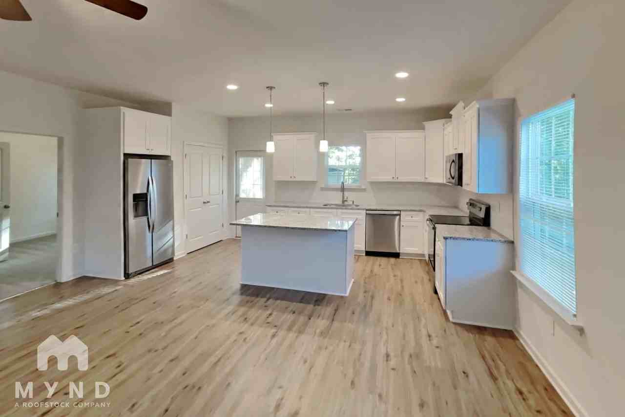 201 S Skyland Dr - Photo 2 of 24