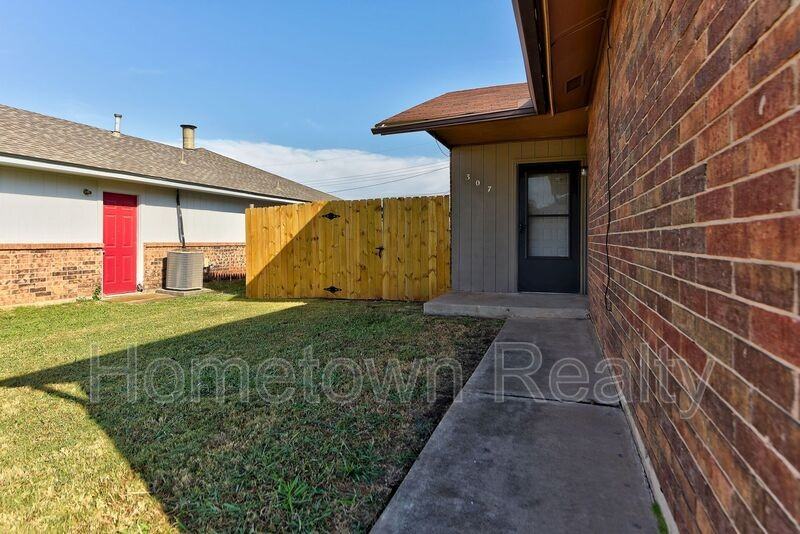 307 Nw 119th St - Photo 2 of 41