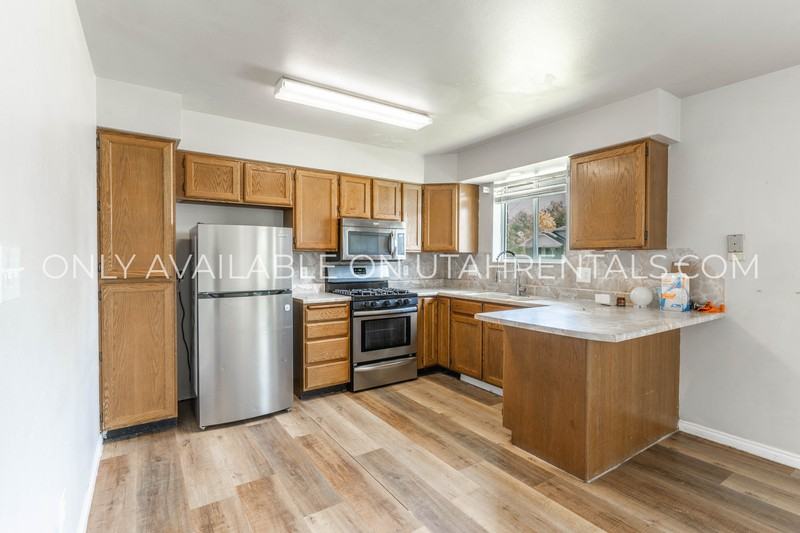 139 N Center St #139 - Photo 6 of 18