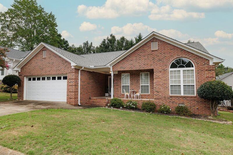 195 Bedford Dr - Photo 2 of 30