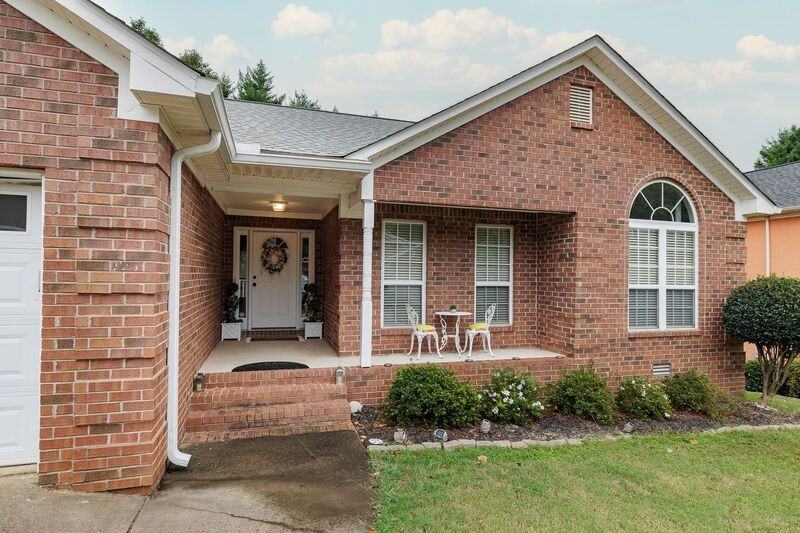 195 Bedford Dr - Photo 3 of 30