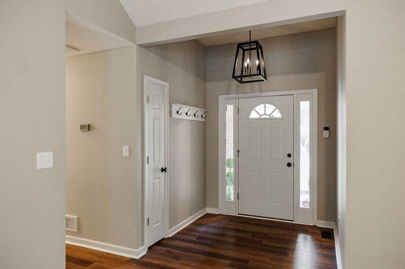 195 Bedford Dr - Photo 4 of 30