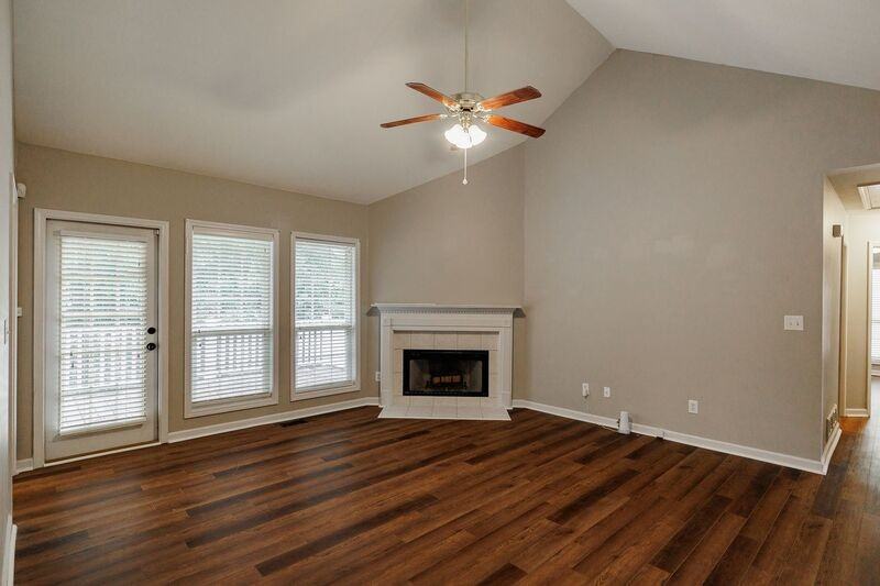 195 Bedford Dr - Photo 6 of 30