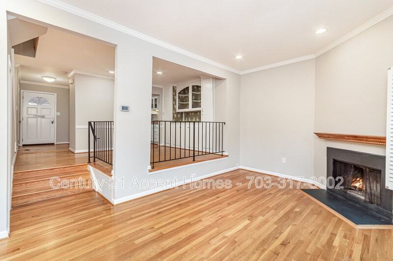 1342 Chetworth Ct - Photo 3 of 33