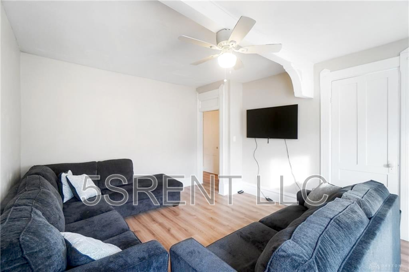 85 W 2nd St