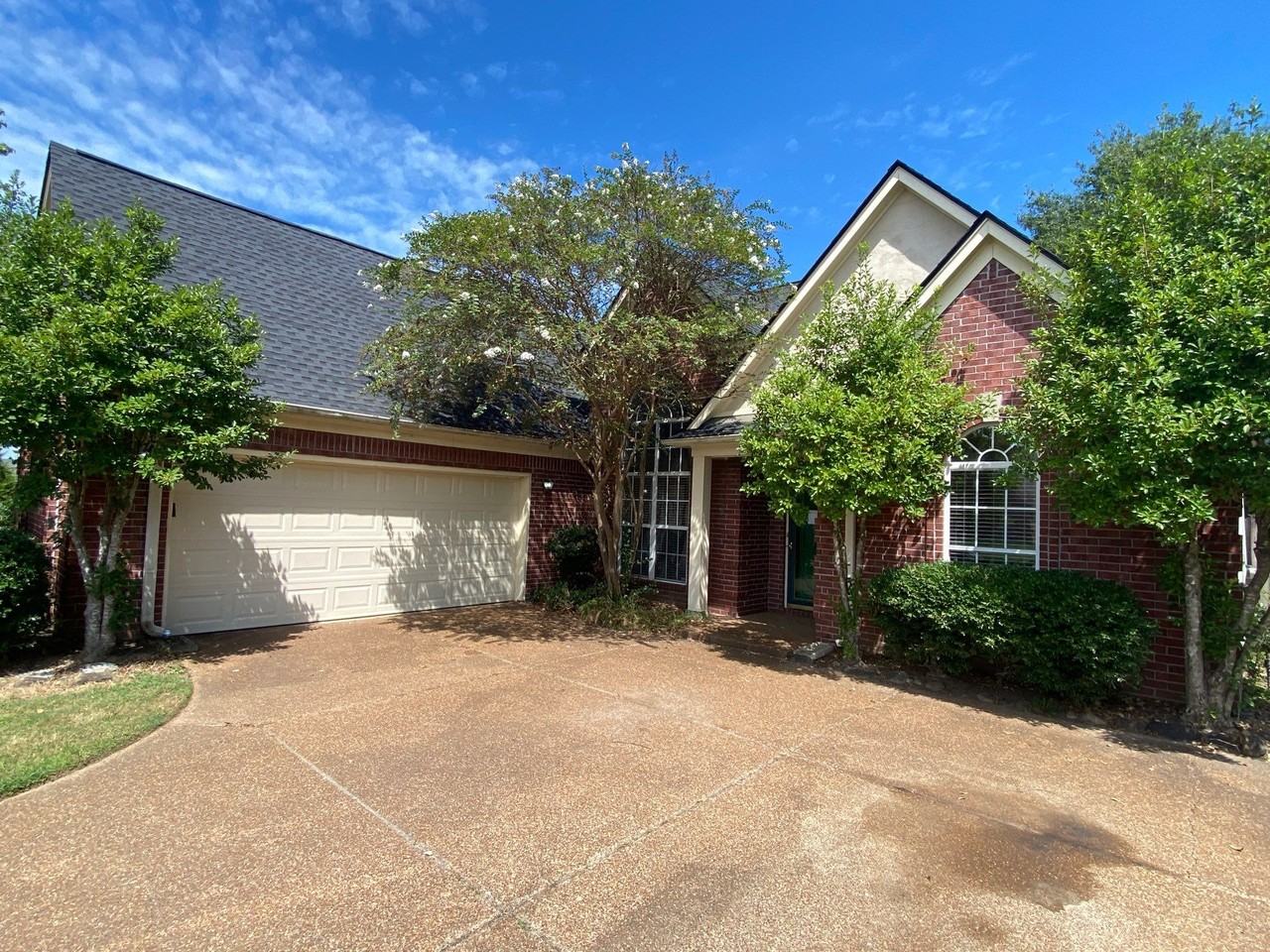 5034 Wolfchase Farms Pkwy - Photo 2 of 33