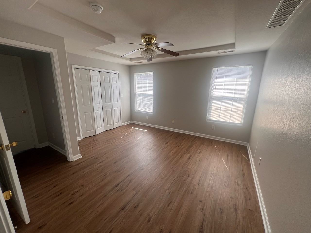 1211 Vest Dr - Photo 2 of 7