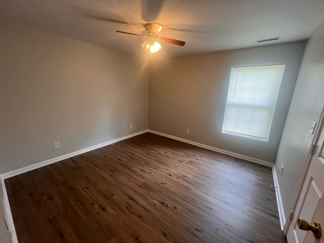 1211 Vest Dr - Photo 3 of 7