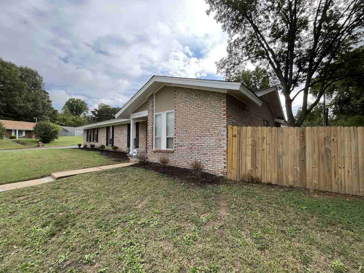 5374 Hudgins Rd - Photo 2 of 26