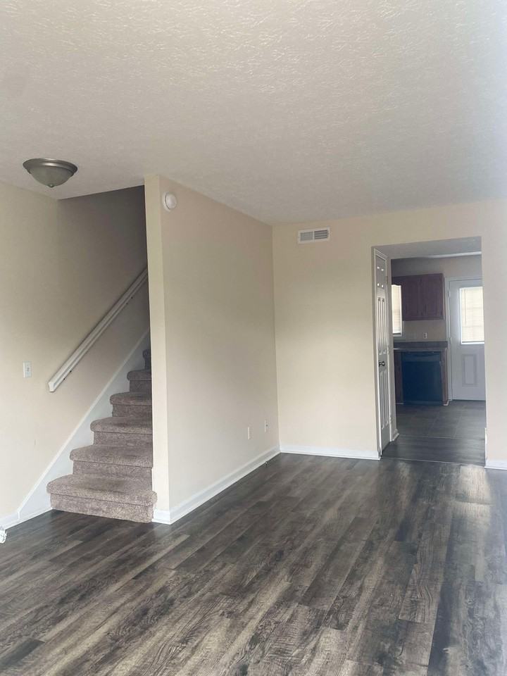 1706 Oshea St - Photo 3 of 12