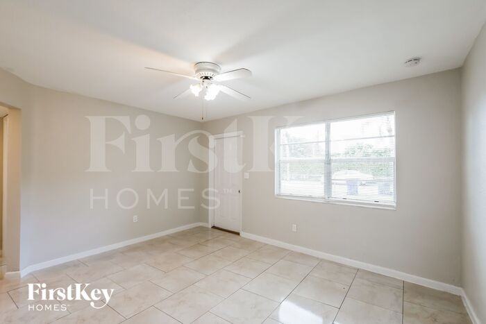 407 S 61st Ave - Photo 3 of 16