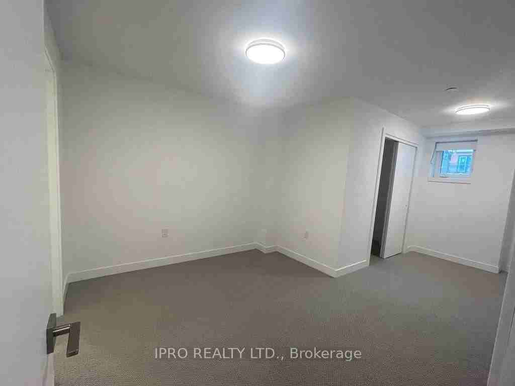 195 Veterans Drive - Photo 2 of 7