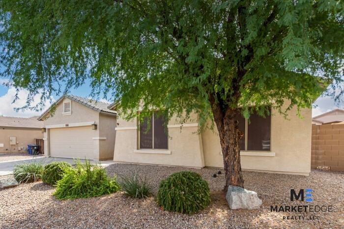 17941 W Port Au Prince Ln - Photo 3 of 33