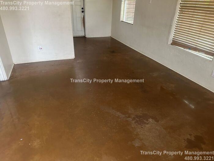 1010 E Coronado Rd - Photo 3 of 15