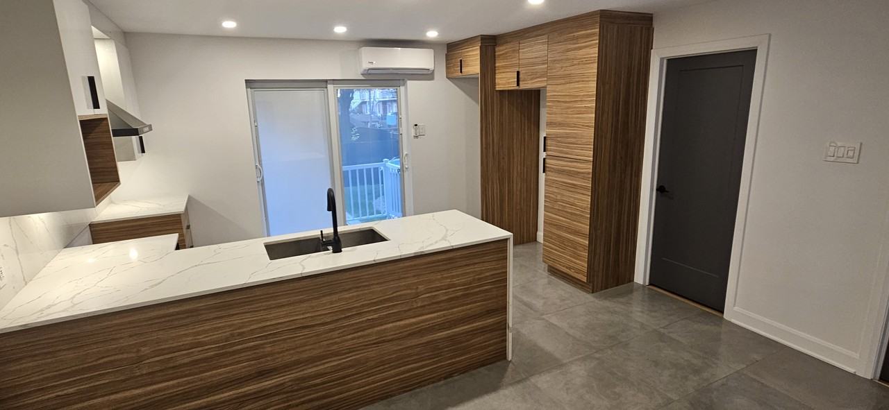 643 44e Avenue - Photo 3 of 14