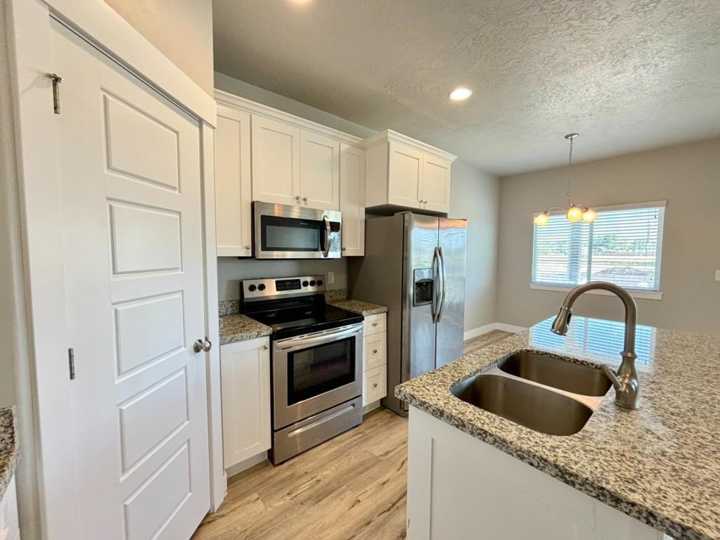 683 S 1803 W - Photo 3 of 17