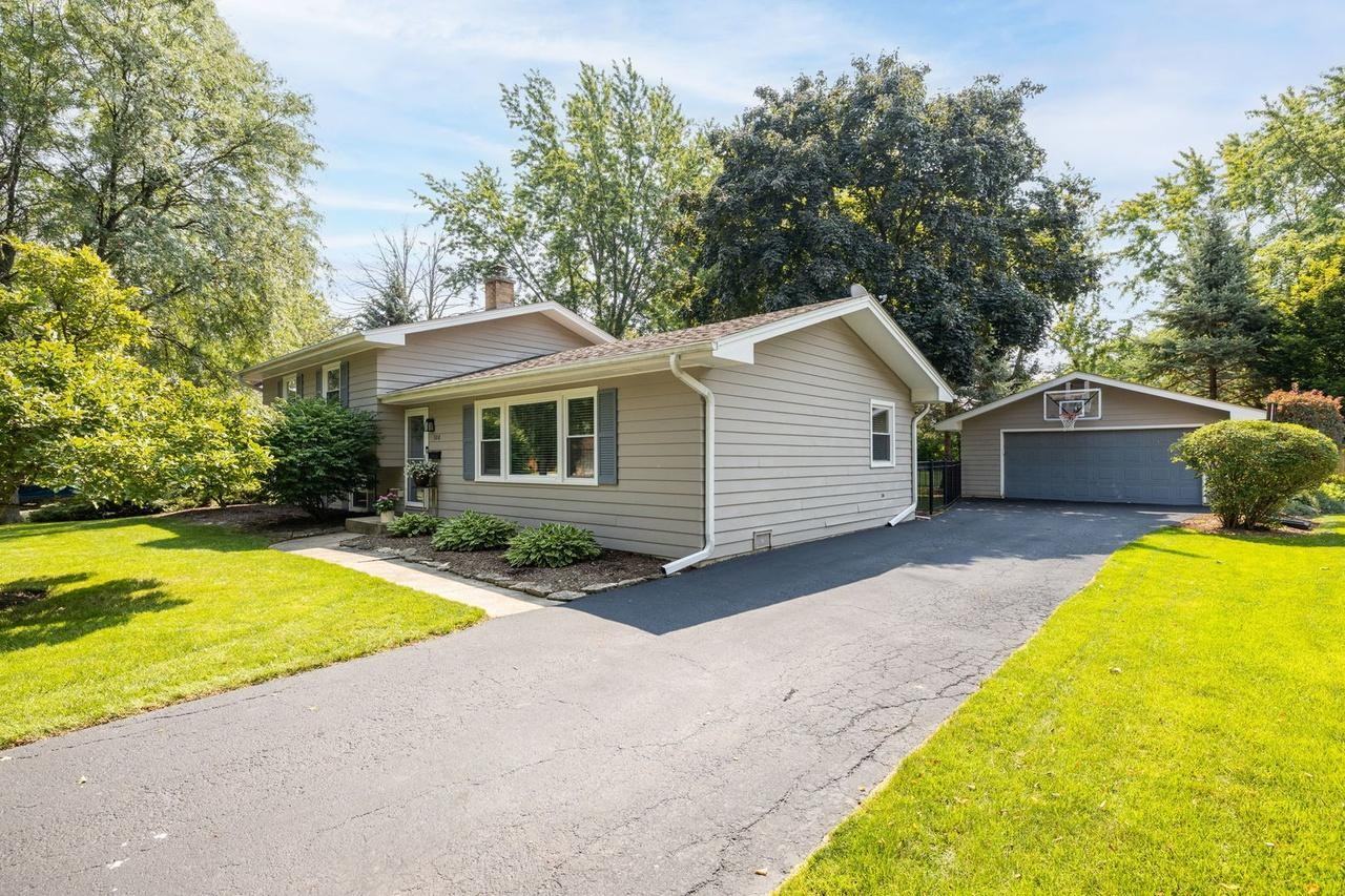 308 Basswood Dr. - Photo 2 of 10