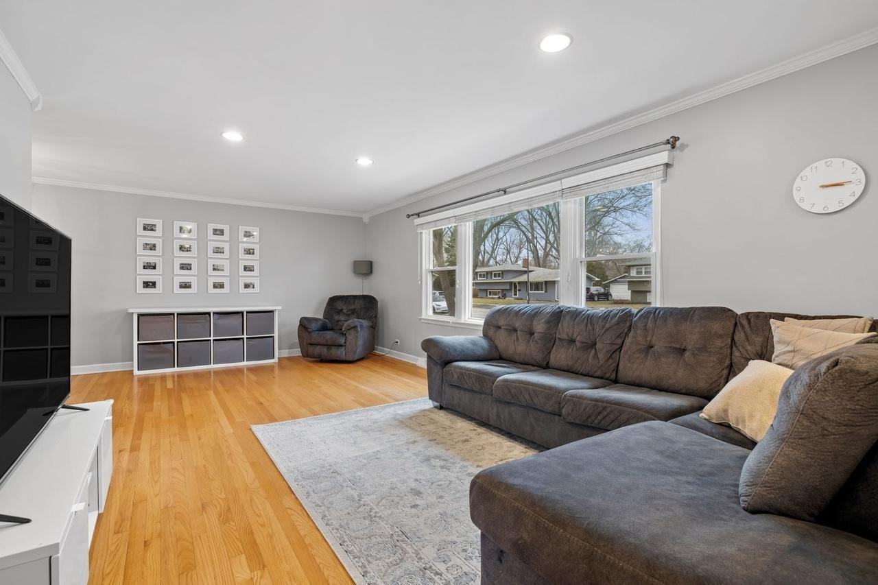 308 Basswood Dr. - Photo 3 of 10