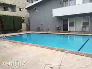 11030 Moorpark St - Photo 3 of 12