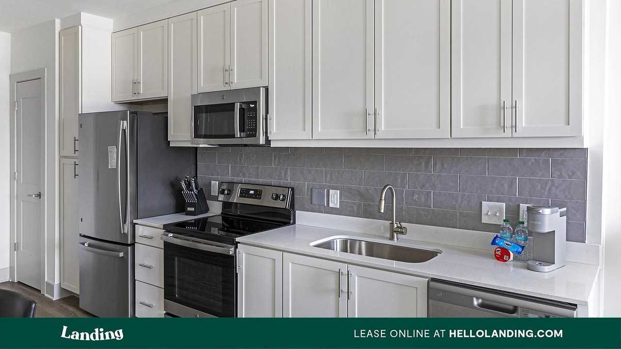 2500 9th Ave SW - Photo 2 of 50